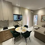 Agora Luxury Flat 2 루트라키